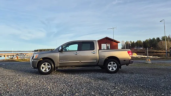 Nissan Titan 2007 photo 2