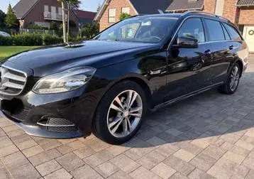 Mercedes-Benz E200