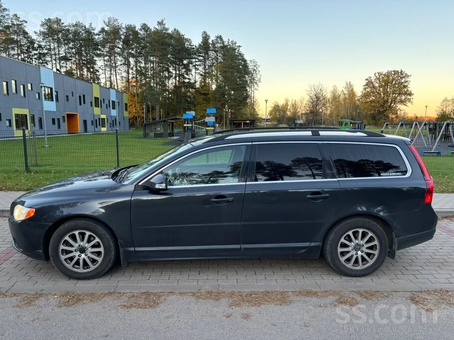 Volvo V70 2009 photo 2