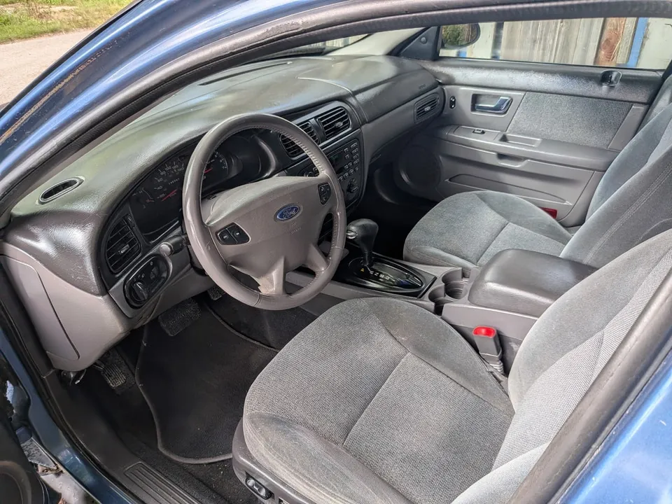 Ford Taurus 2002 photo 5