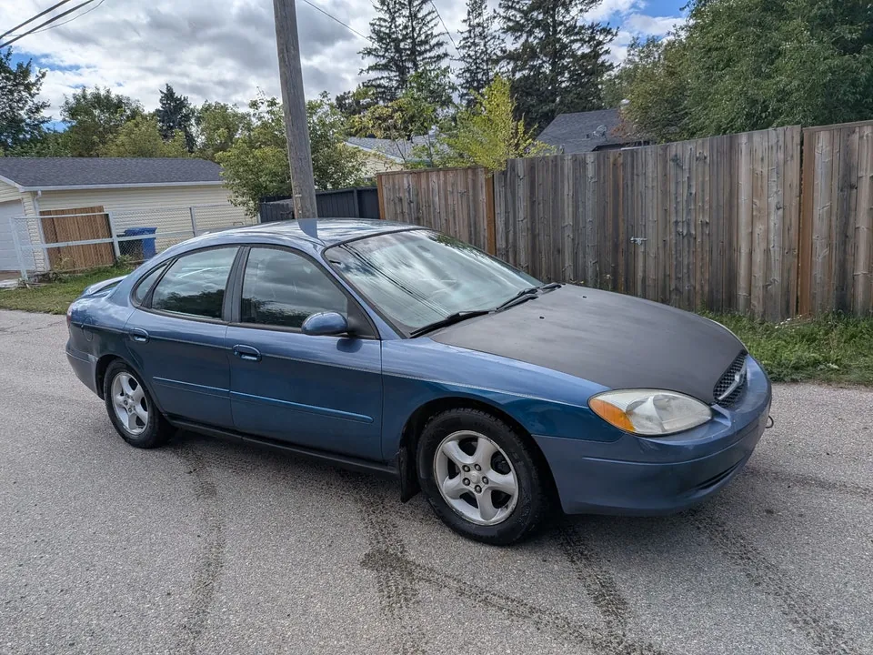 Ford Taurus 2002 photo 4
