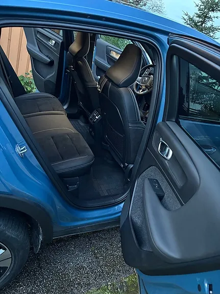 Volvo C40 2023 photo 2