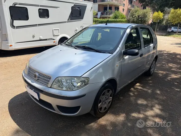 Fiat Punto 2009 photo 3