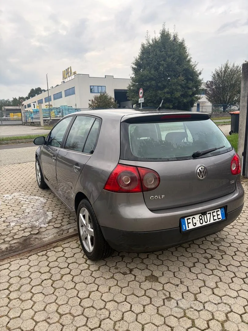 Volkswagen Golf 2005 photo 2