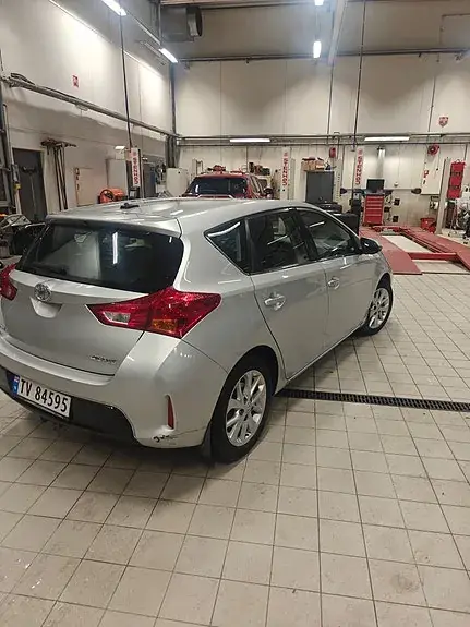 Toyota Auris 2013 photo 4