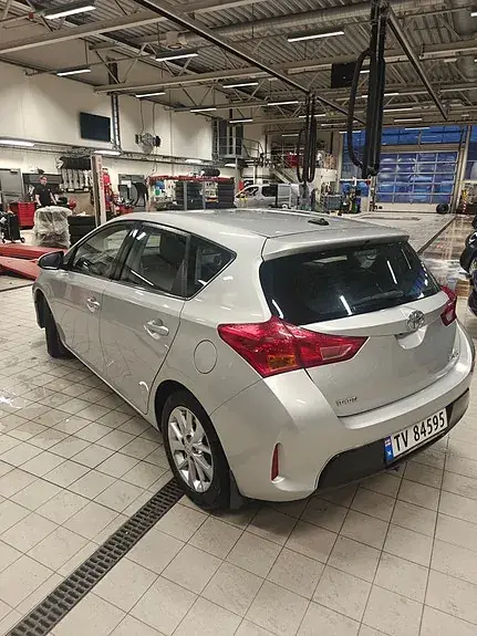 Toyota Auris 2013 photo 5