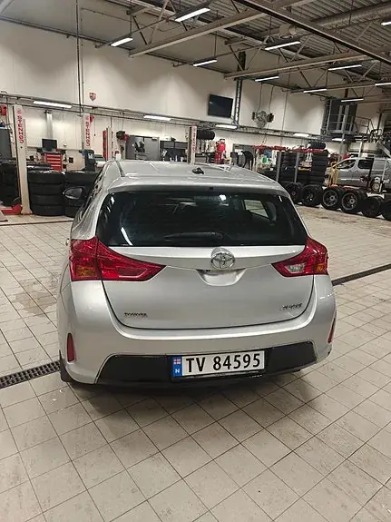 Toyota Auris 2013 photo 3