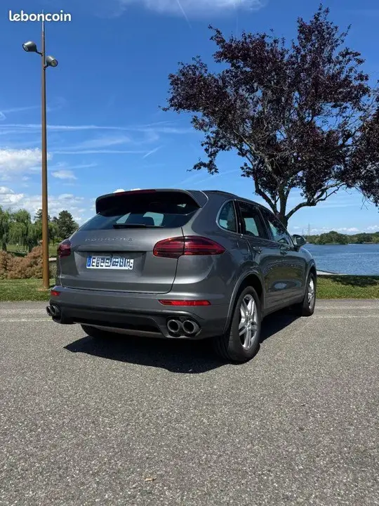 Porsche Cayenne 2016 photo 2