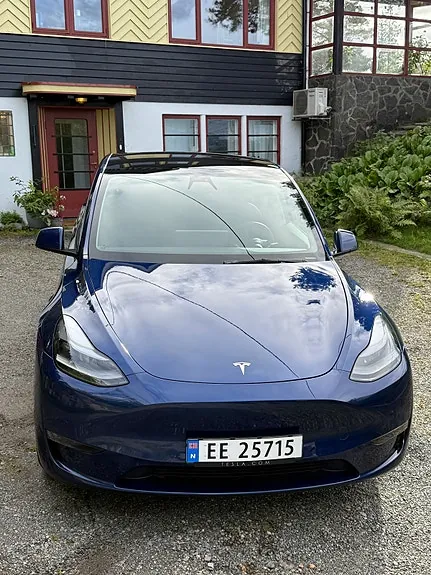 Tesla Model Y 2022 photo 2
