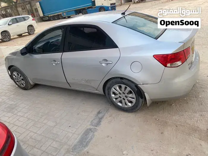 Kia Cerato 2012 photo 4