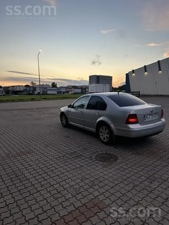 Volkswagen Bora 2003 photo 2