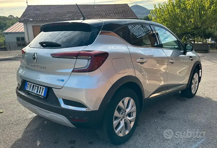 Renault Captur 2022 photo 3