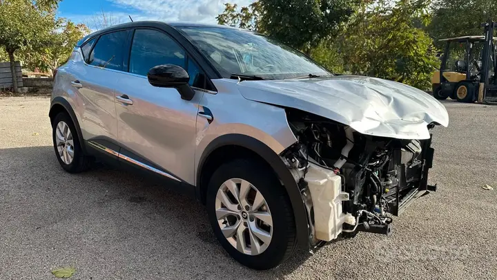 Renault Captur 2022 photo 2