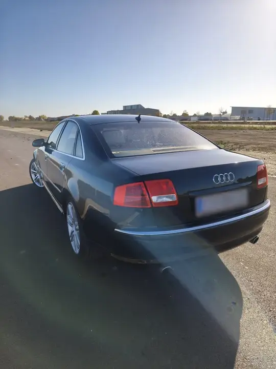 Audi A8 2005 photo 2