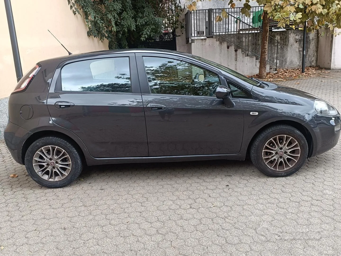Fiat Punto Evo 2012 photo 2