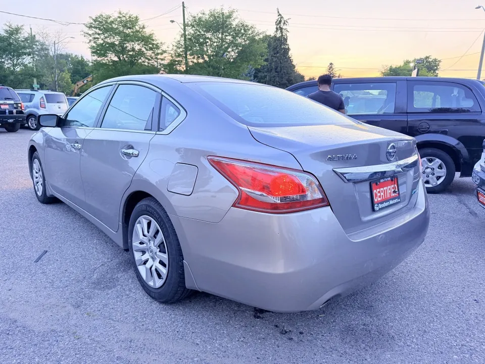 Nissan Altima 2013 photo 4