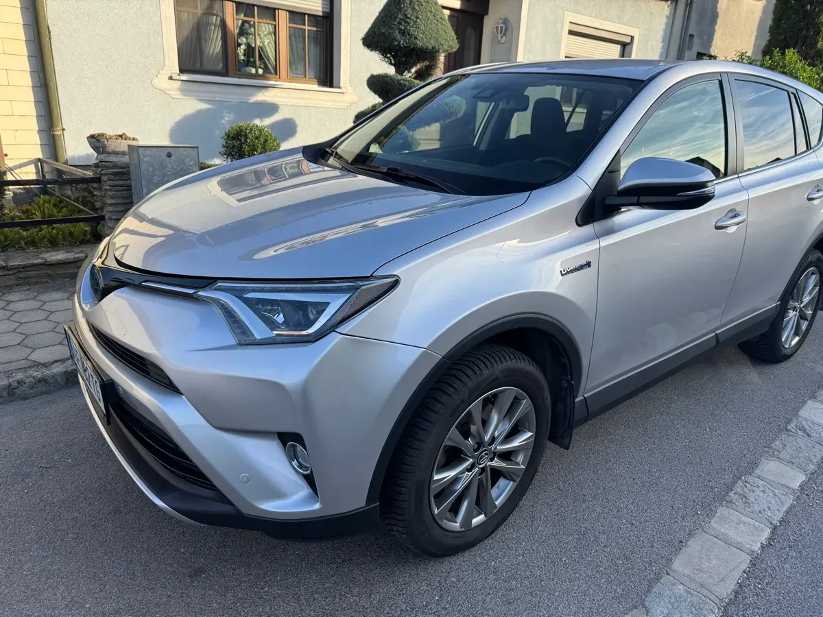 Toyota Rav4 2016 photo 2
