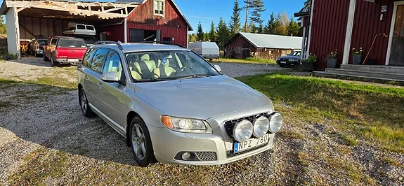 Volvo V70 2009 photo 2