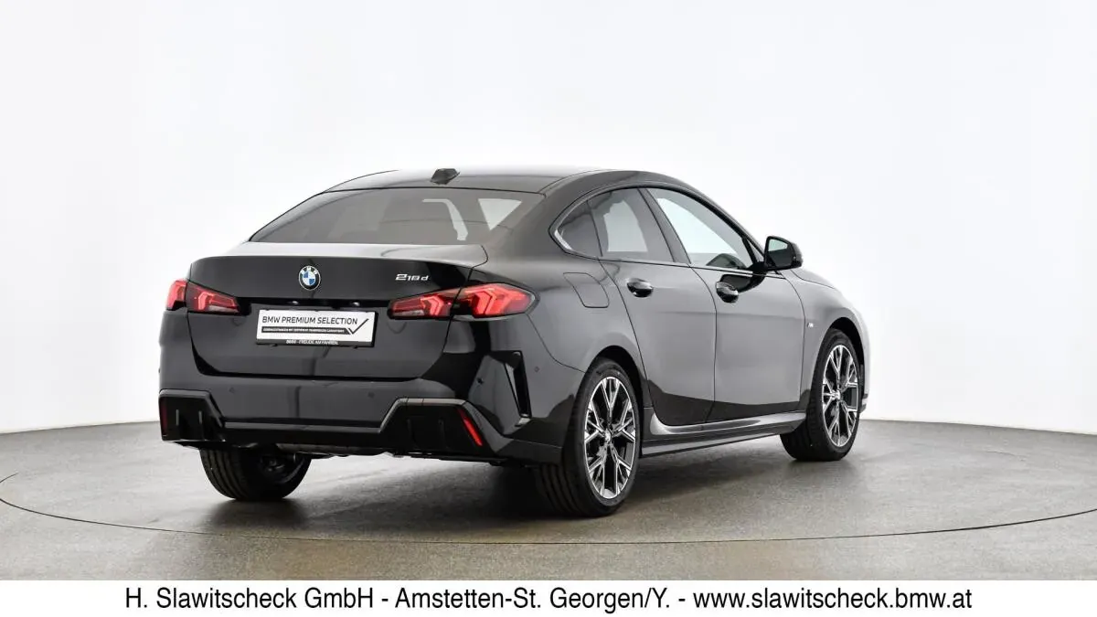 BMW 2 Series 2025 photo 3