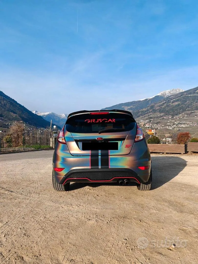 Ford Fiesta 2013 photo 2