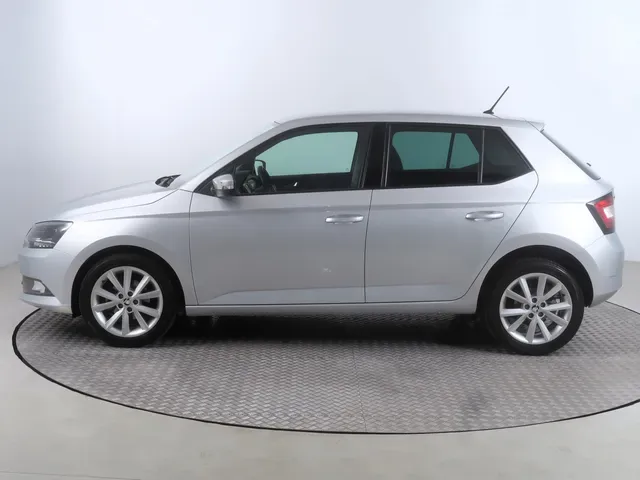Skoda Fabia 2018 photo 2