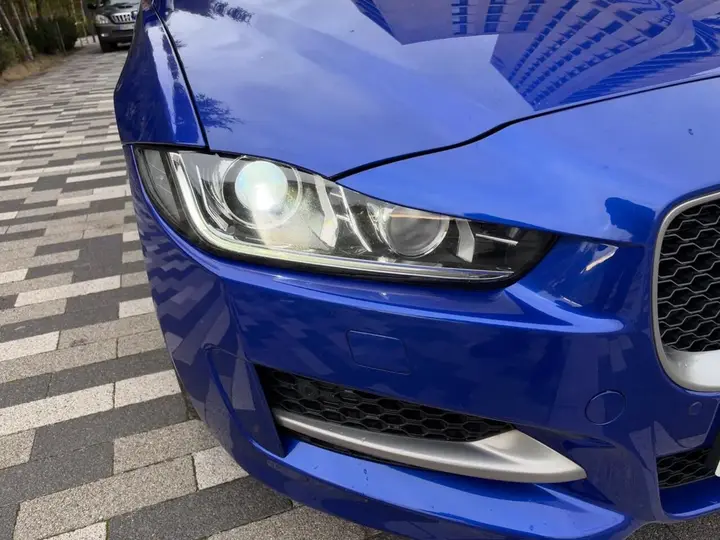 Jaguar Xe 2017 photo 4