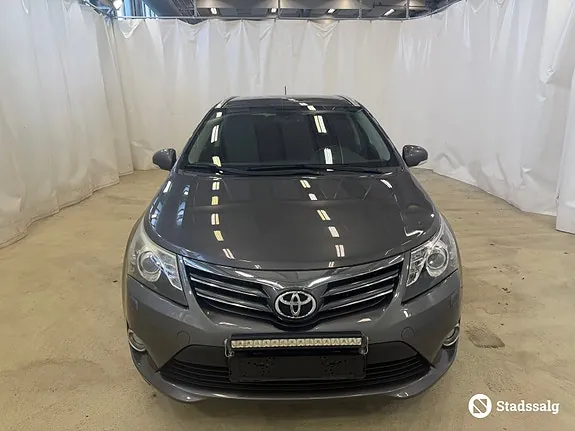 Toyota Avensis 2012 photo 2
