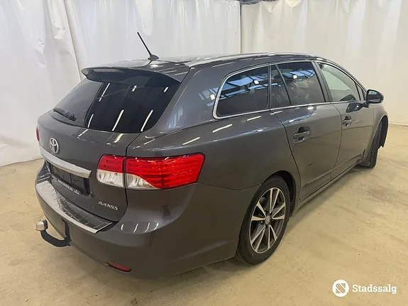 Toyota Avensis 2012 photo 5