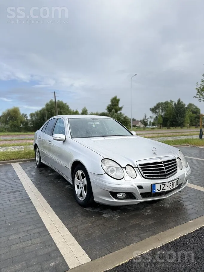Mercedes-Benz E270