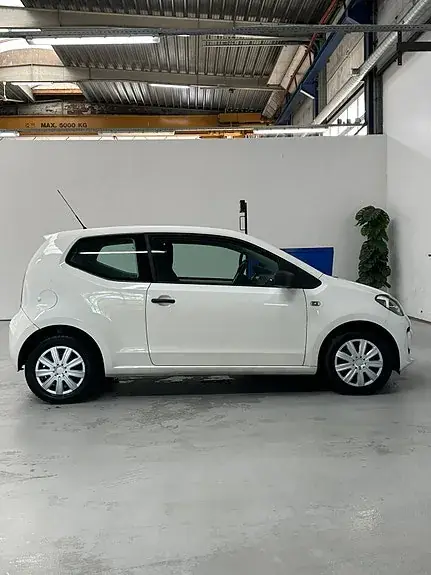 Volkswagen Up 2013 photo 3