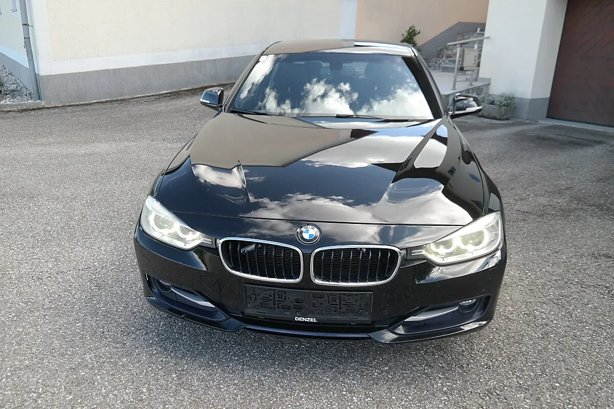 BMW 3 Series 2012 photo 2