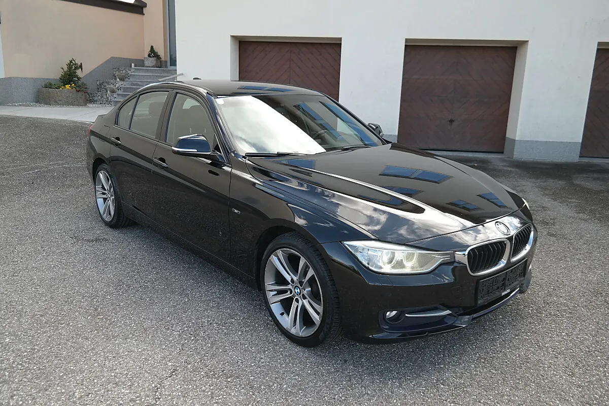 BMW 3 Series 2012 photo 3