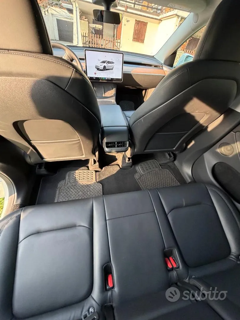 Tesla Model Y 2022 photo 5