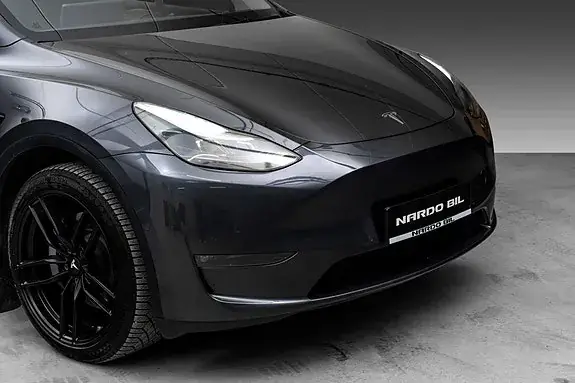 Tesla Model Y 2022 photo 2