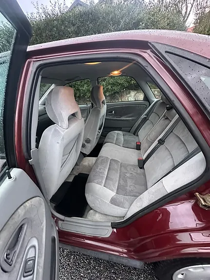 Volvo S40 1998 photo 2