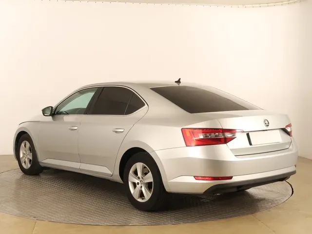 Skoda Superb 2016 photo 3
