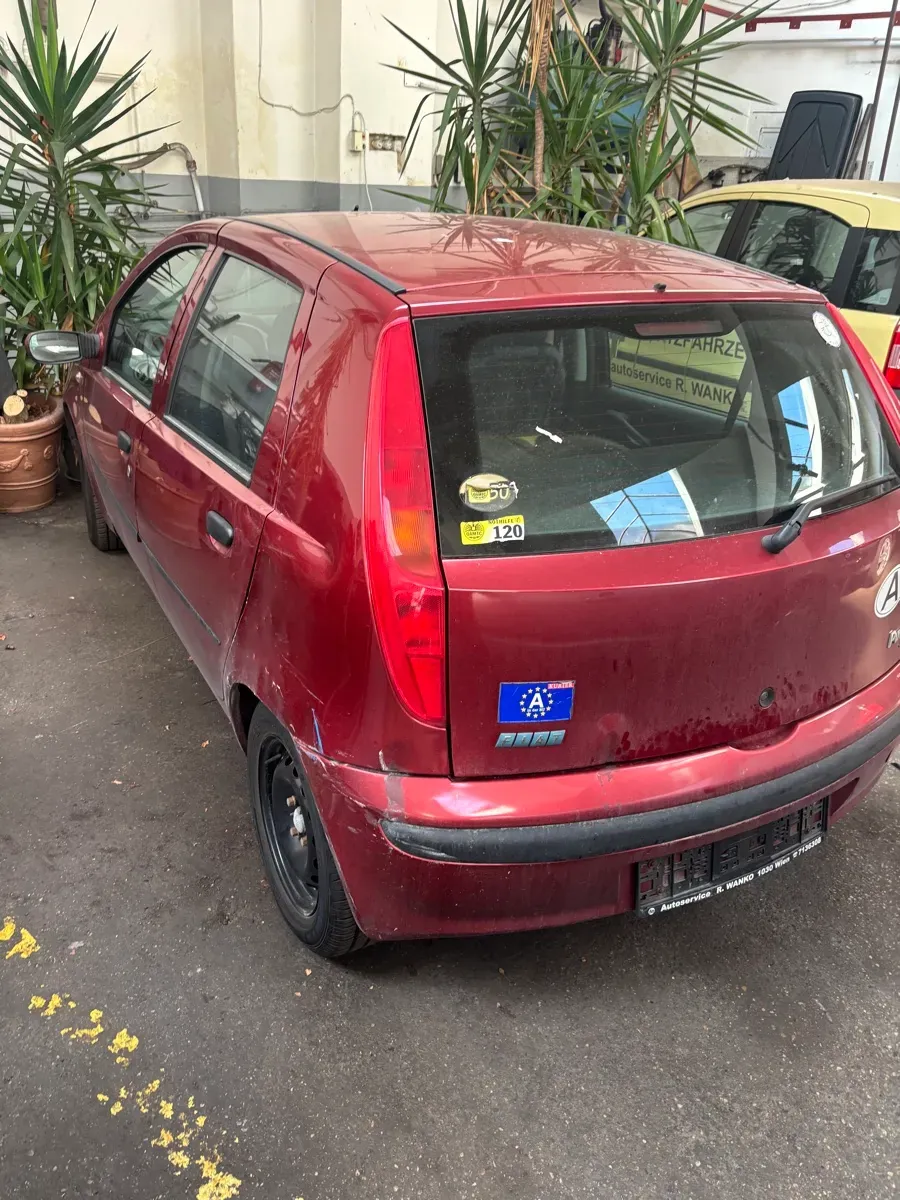 Fiat Punto 2002 photo 2