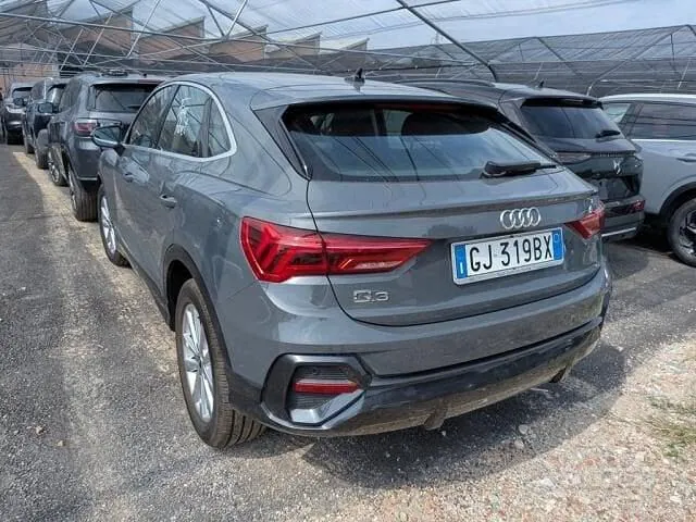 Audi Q3 2022 photo 2