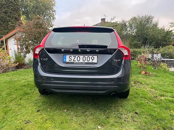 Volvo V60 2013 photo 2