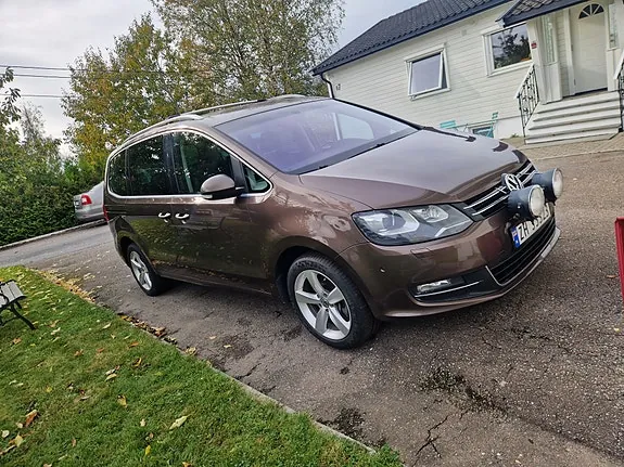 Volkswagen Sharan 2011 photo 2