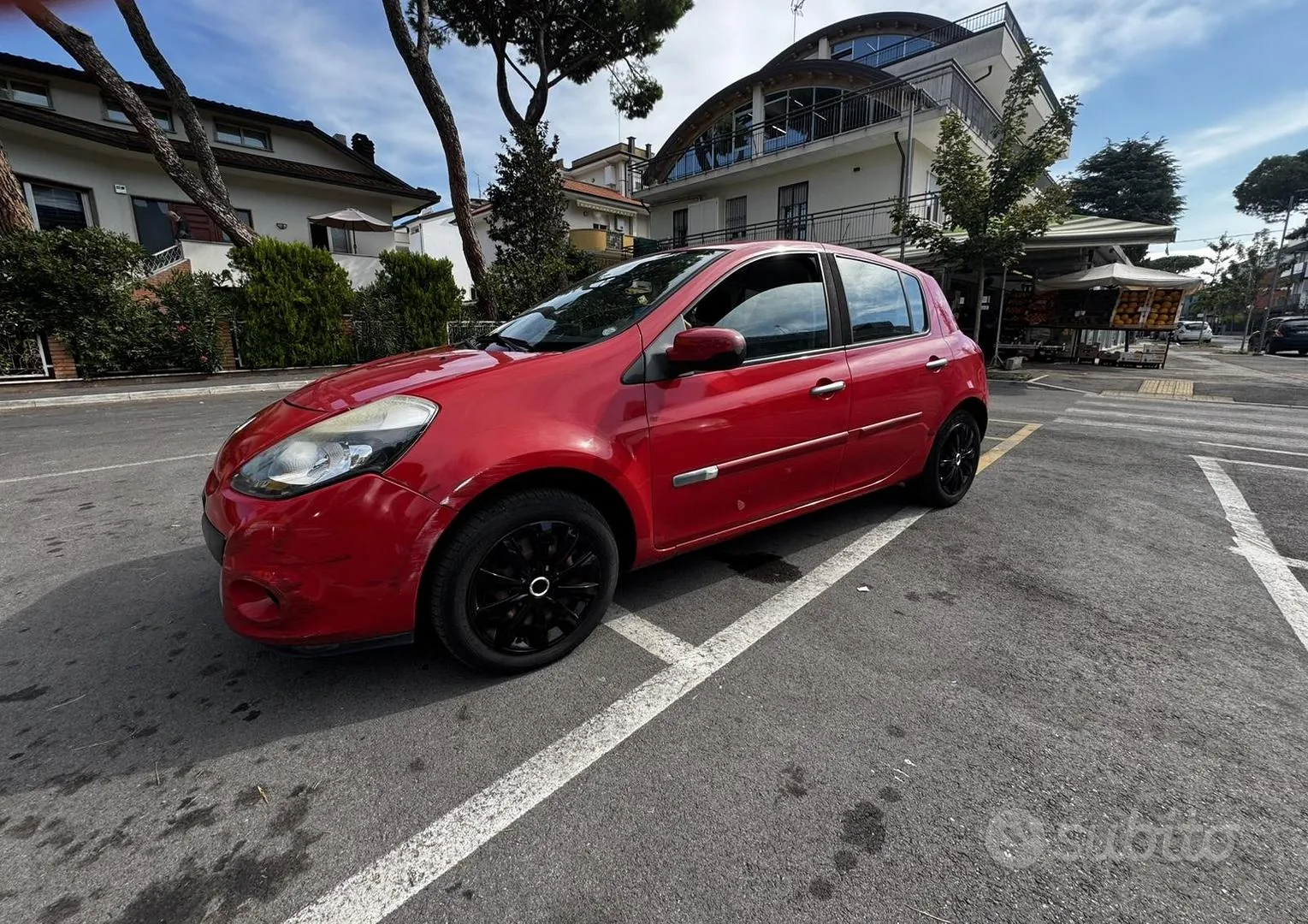 Renault Clio 2010 photo 2