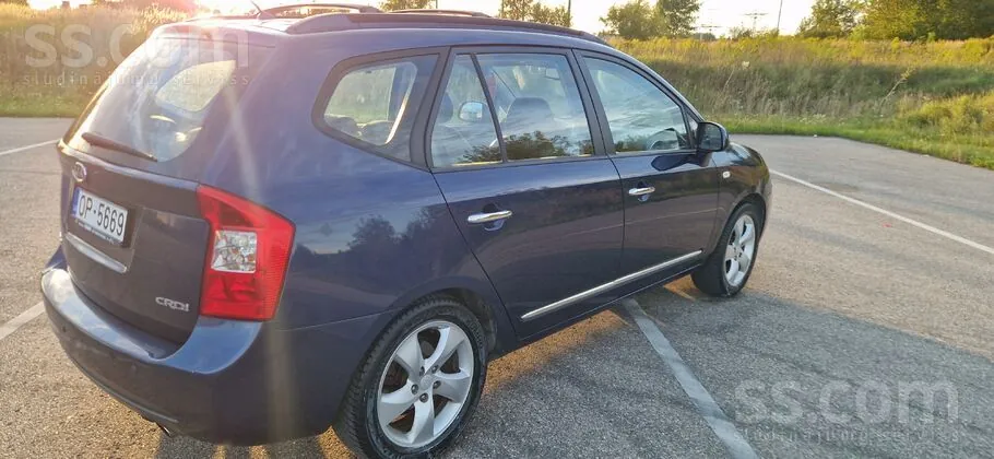 Kia Carens 2008 photo 4