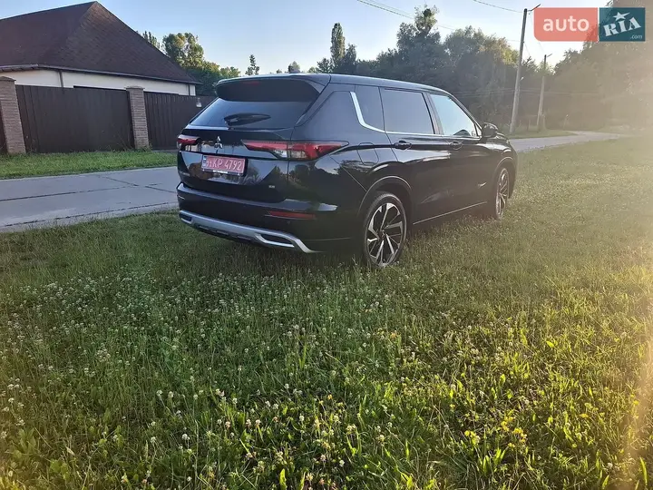 Mitsubishi Outlander 2023 photo 5