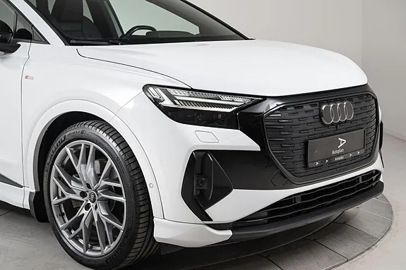 Audi Q4 E-Tron 2023 photo 3