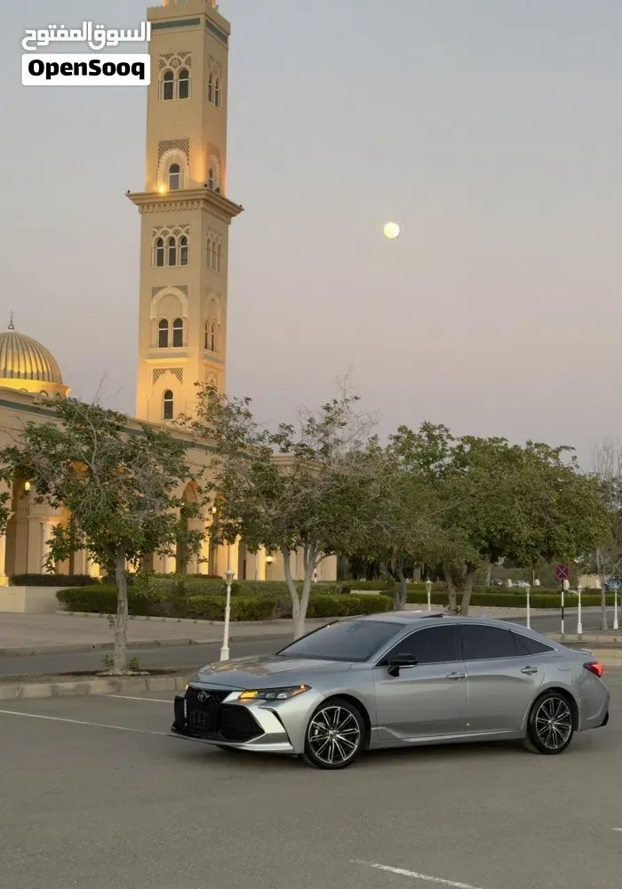 Toyota Avalon 2019 photo 2