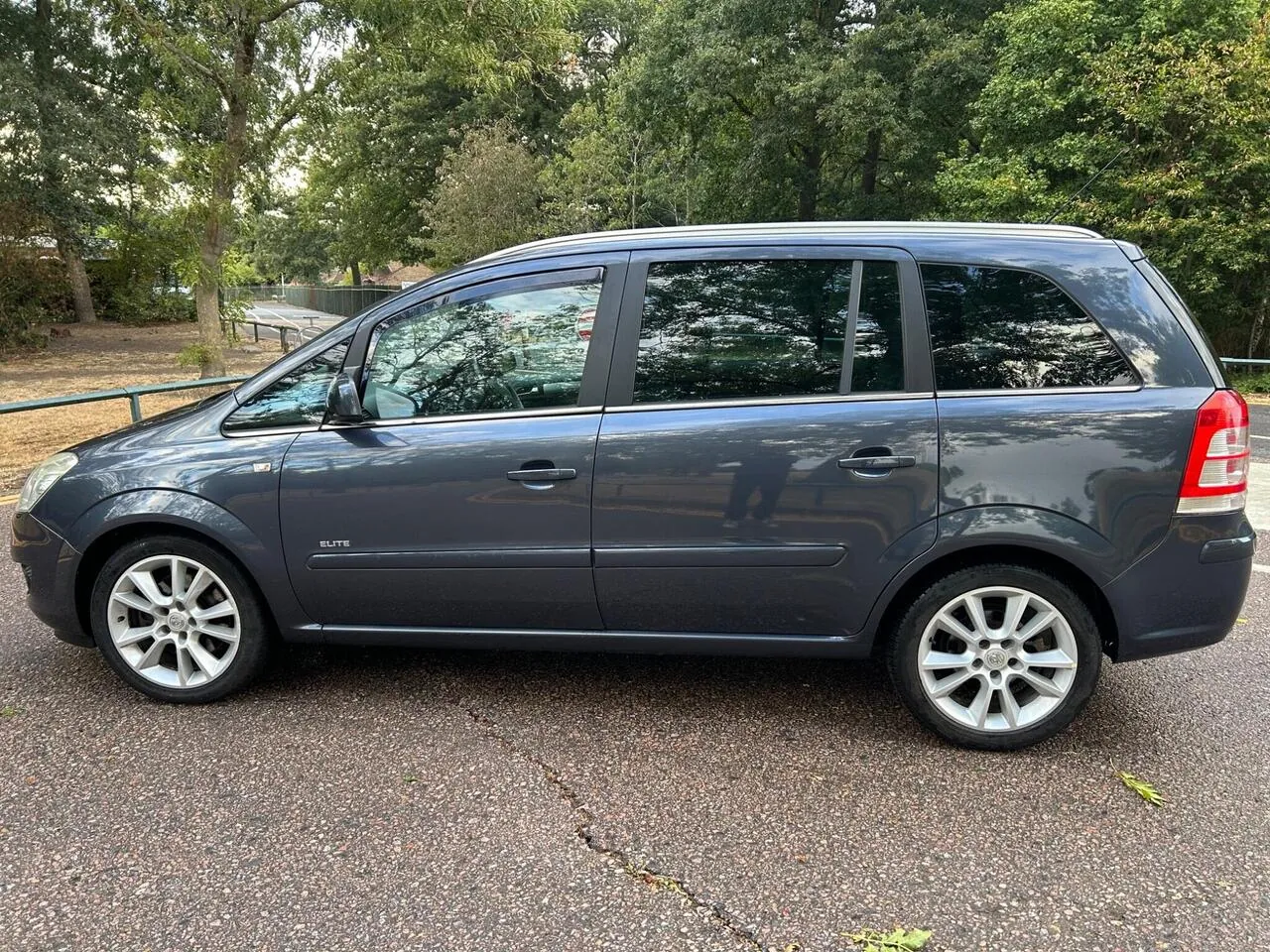 Vauxhall Zafira 2010 photo 3
