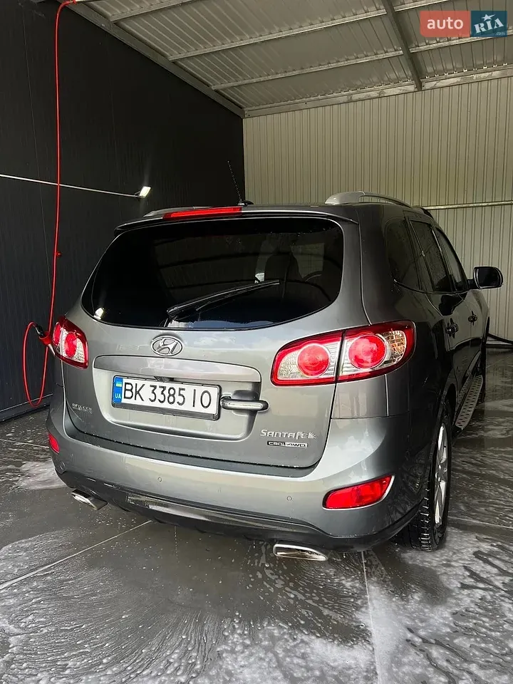 Hyundai Santa Fe 2011 photo 5