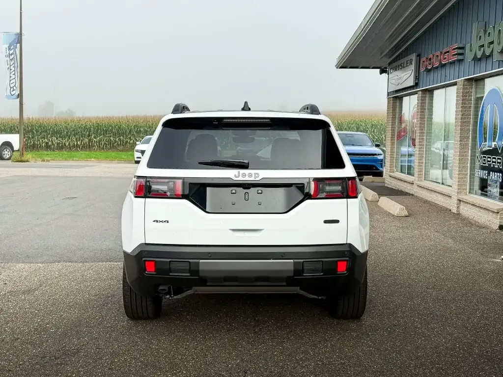 Jeep Cherokee 2026 photo 4