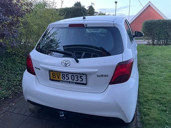 Toyota Yaris 2015 photo 4