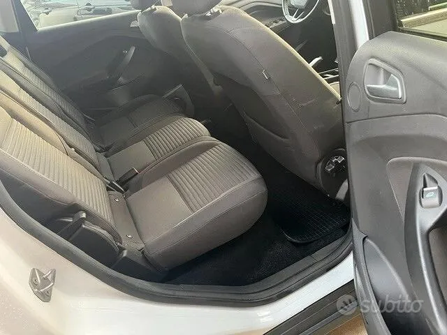 Ford C-Max 2015 photo 4